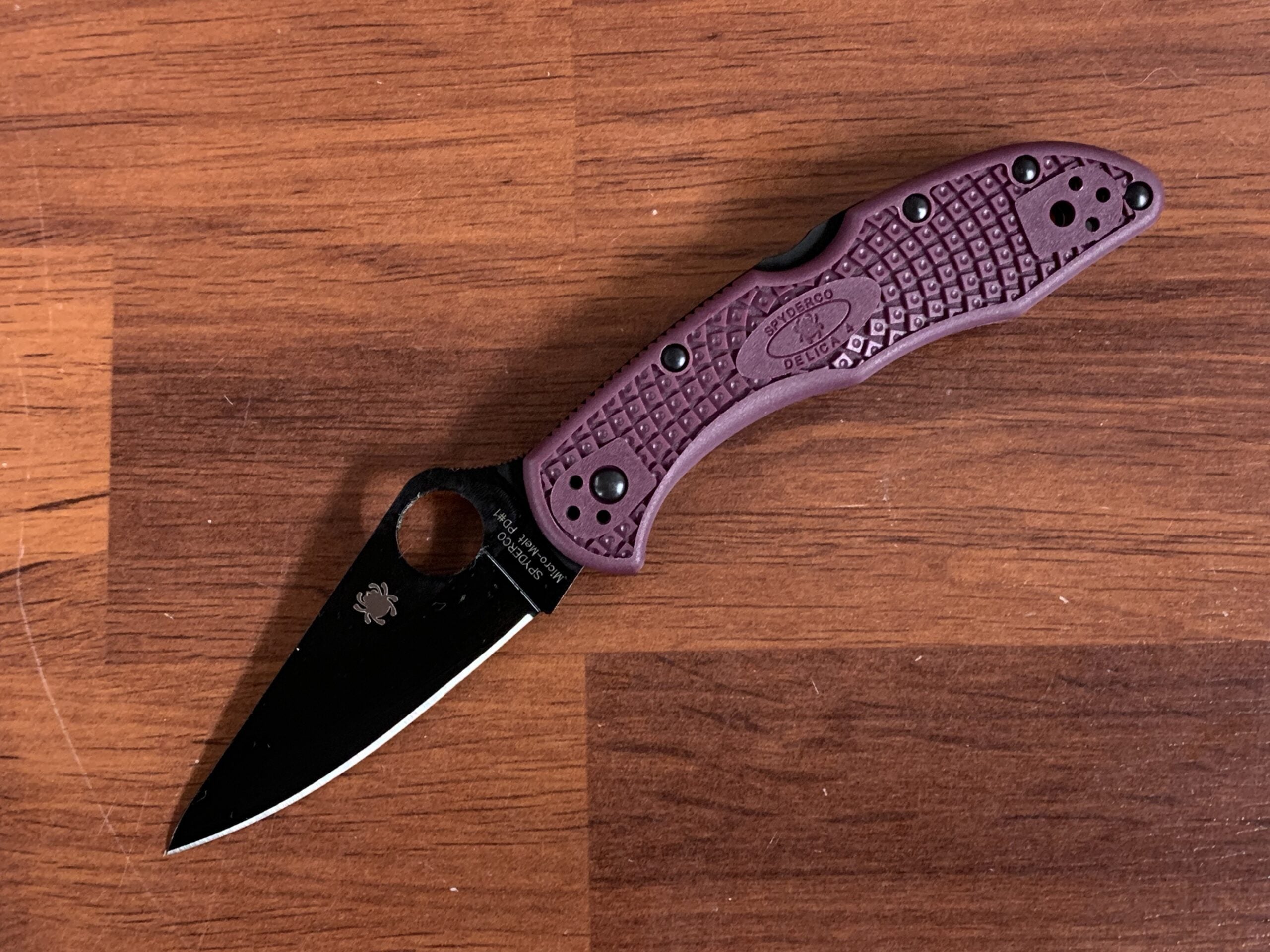 Spyderco Delica 4 Lightweight Sprint Run Burgundy FRN Handles, Lockback #C11BGBKP