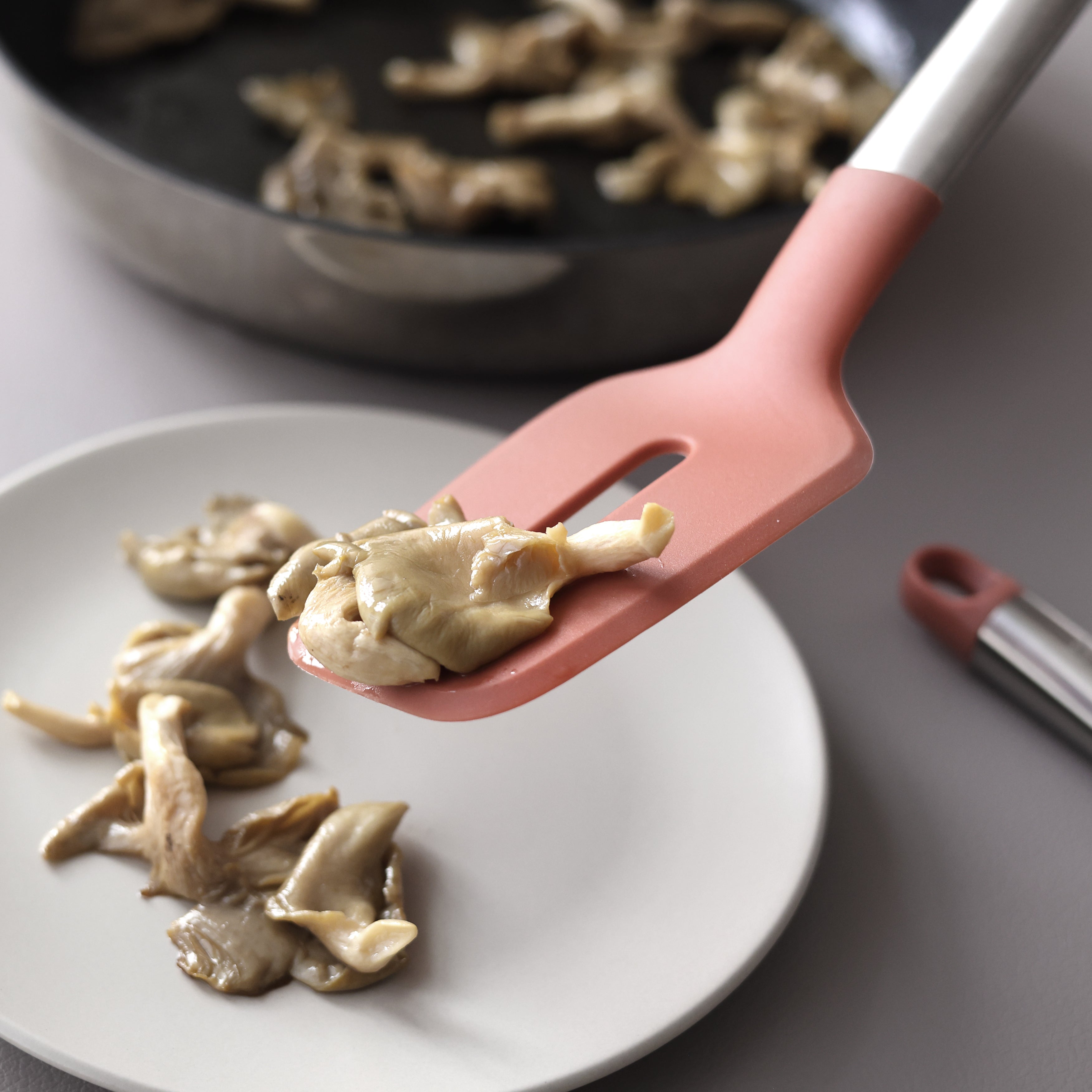 ملعقة تقليب من الحر