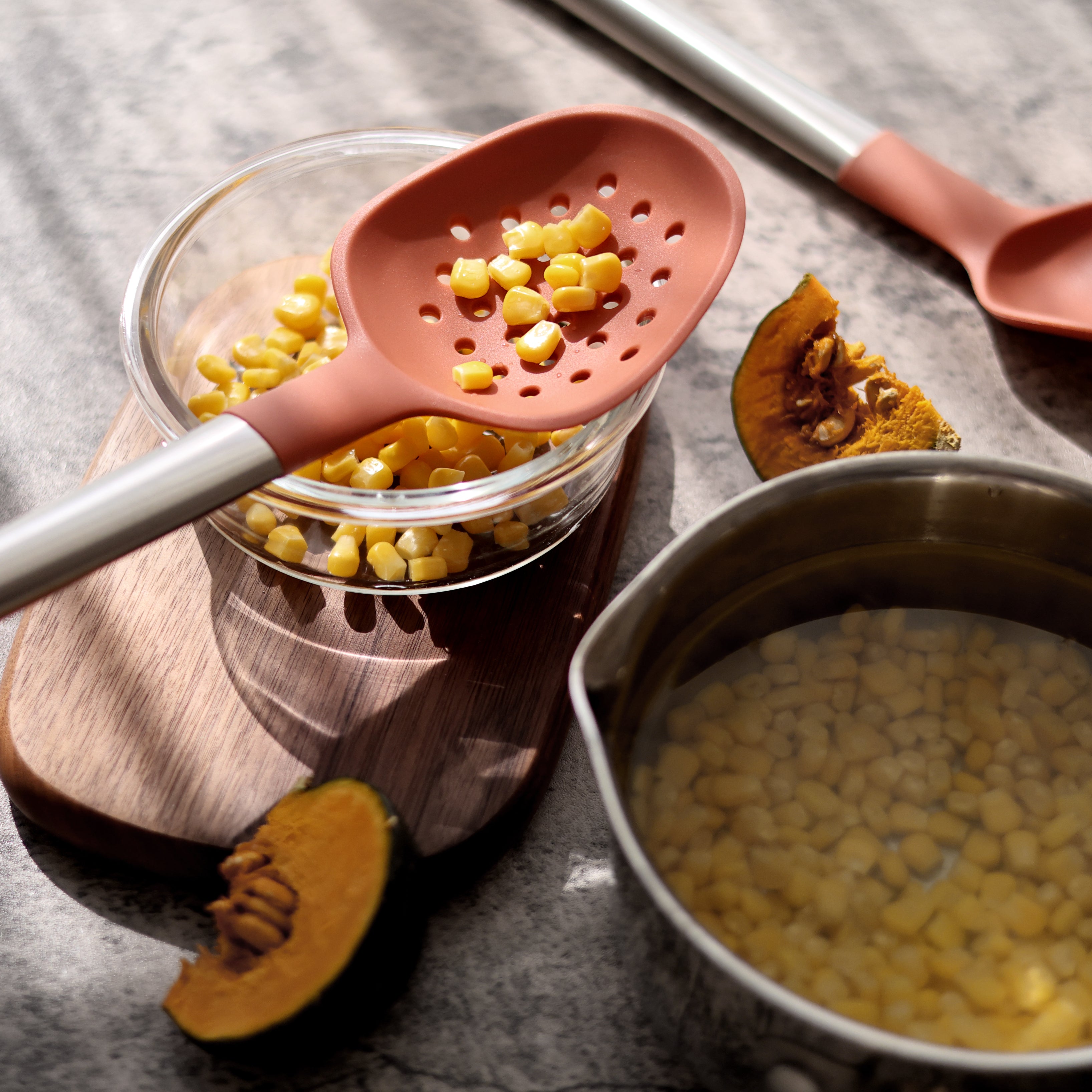 مغرفة سيليكون من الحر