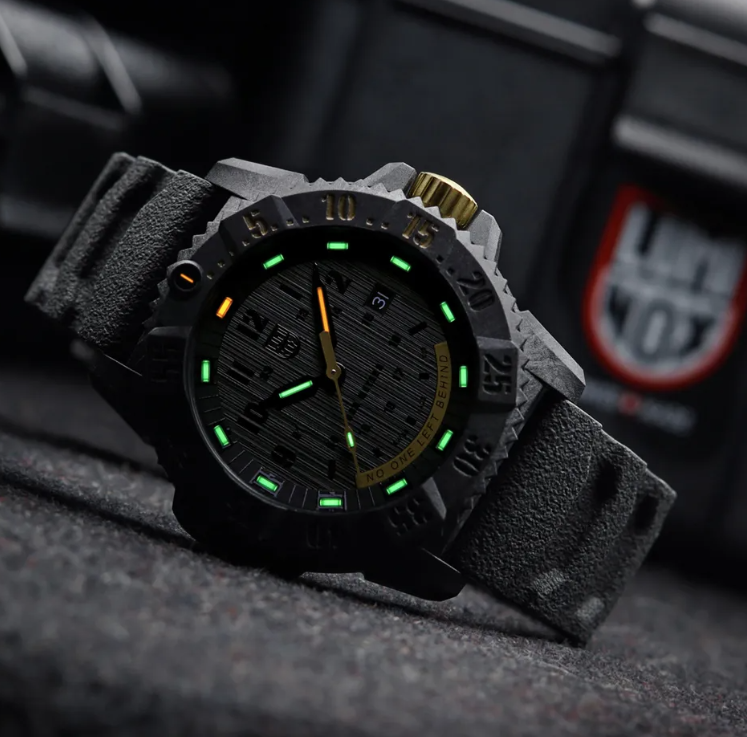 LUMINOX LIMITED EDITION MASTER CARBON SEAL 3800 SERIES #XS.3805.NOLB.SET