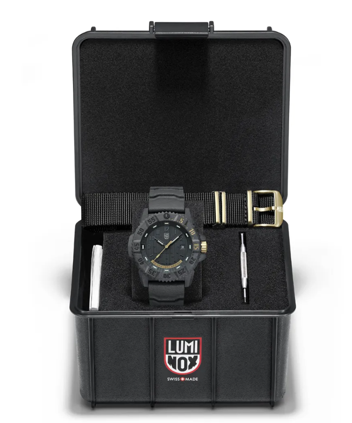 LUMINOX LIMITED EDITION MASTER CARBON SEAL 3800 SERIES #XS.3805.NOLB.SET