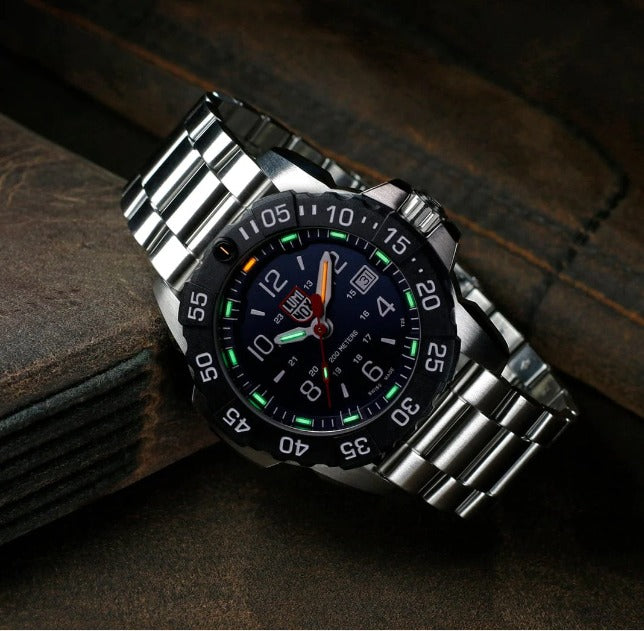 LUMINOX NAVY SEAL STEEL 3250 TIME DATE SERIES #XS.3254.CB