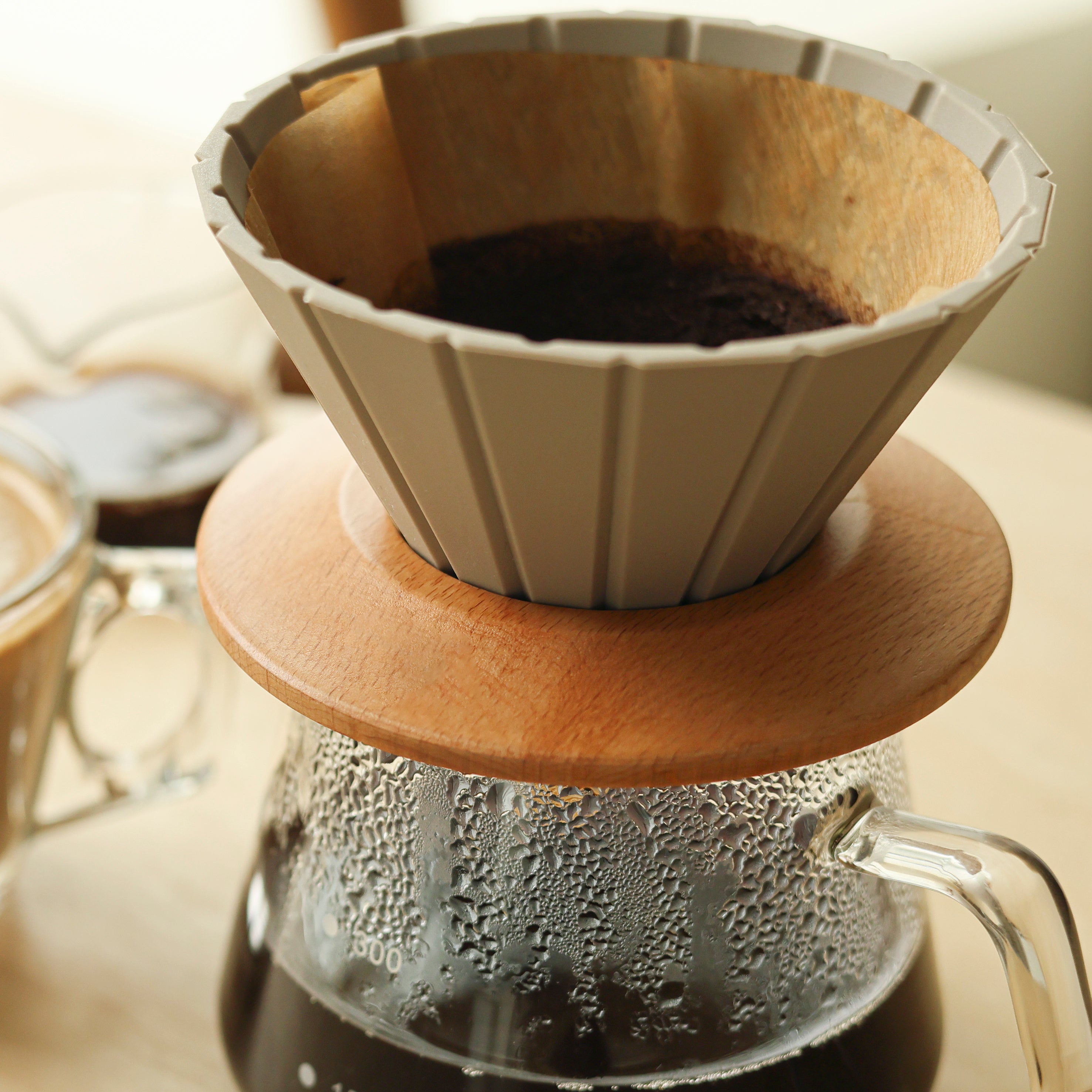 طقم ترشيح القهوة المختصة من الحر