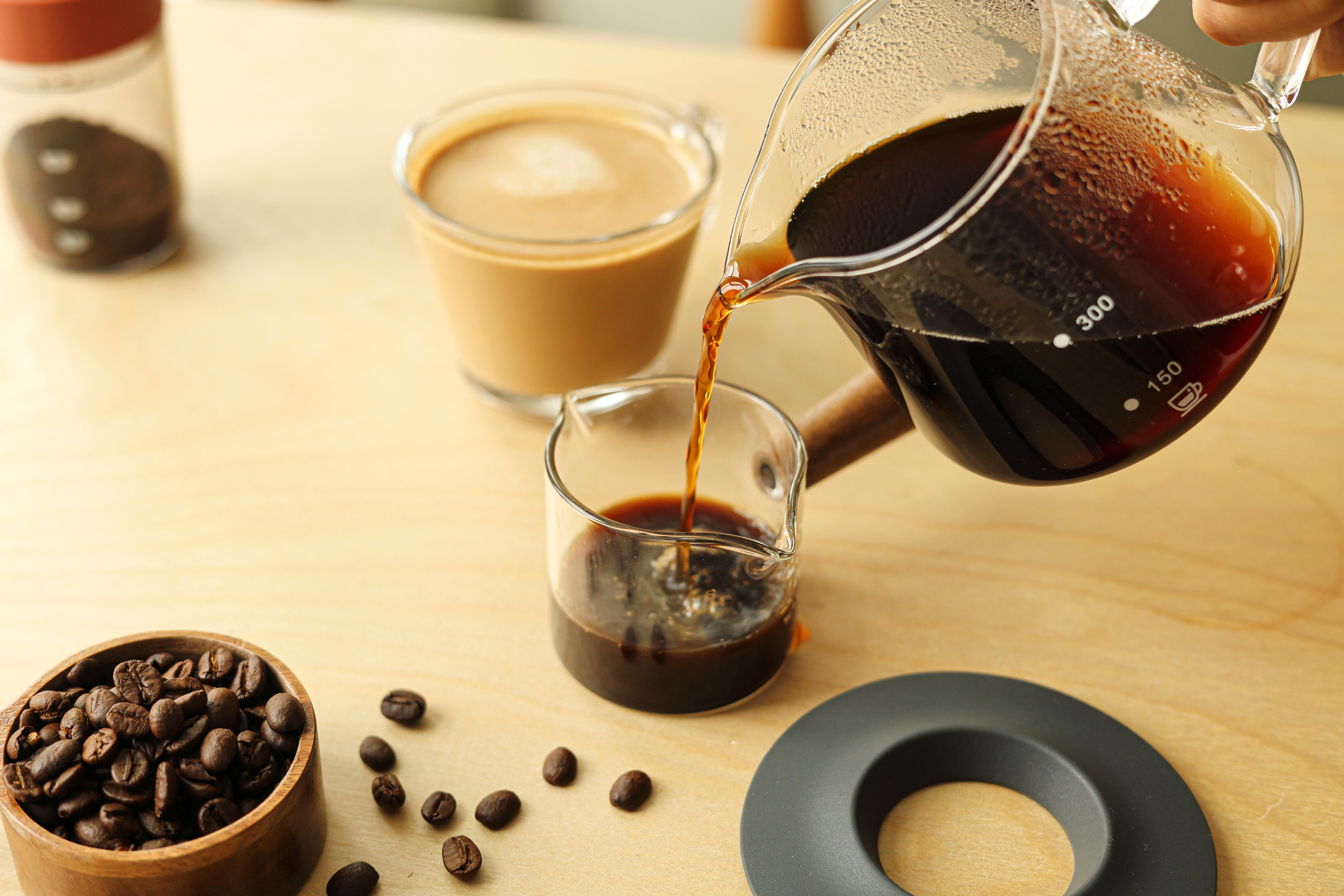 طقم ترشيح القهوة المختصة من الحر