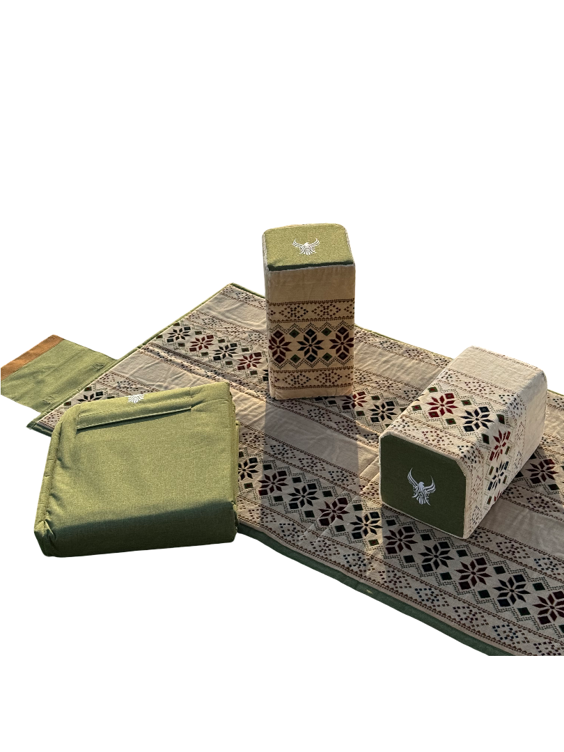 عزبة مدات الحر نقشة الاصايل لون سكري قماش مخمل