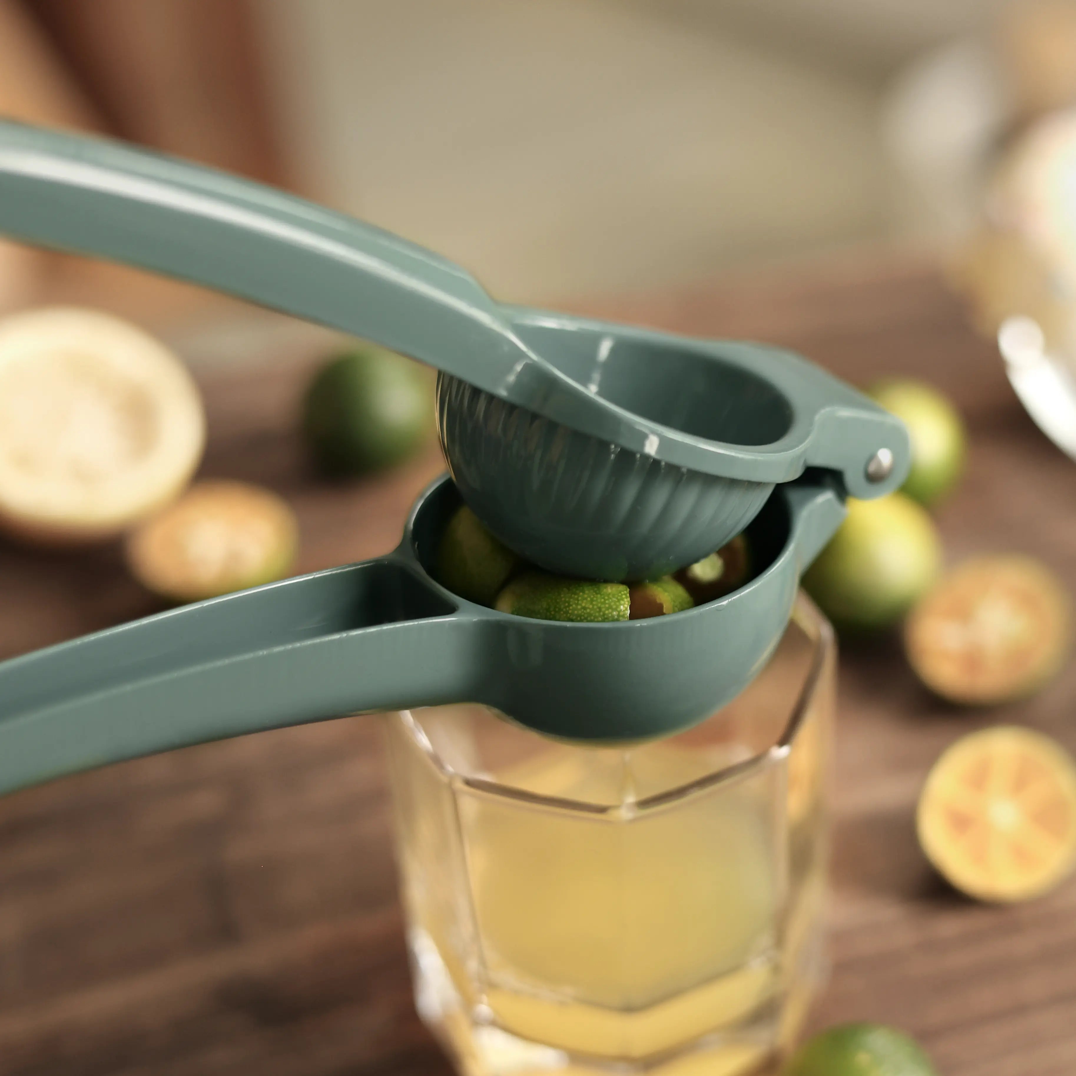 عصارة ليمون من الحر